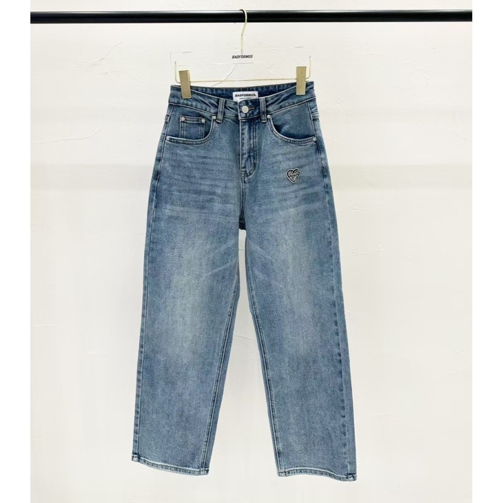 正韓 愛心刺繡直筒牛仔褲 M現貨-細節圖7