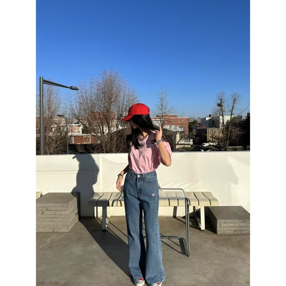 正韓 愛心合身直筒微喇牛仔褲 M現貨-細節圖2