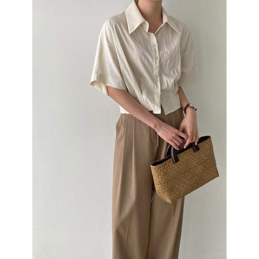 正韓 小領子下擺收束造型短袖襯衫 米/黑 現貨-規格圖3