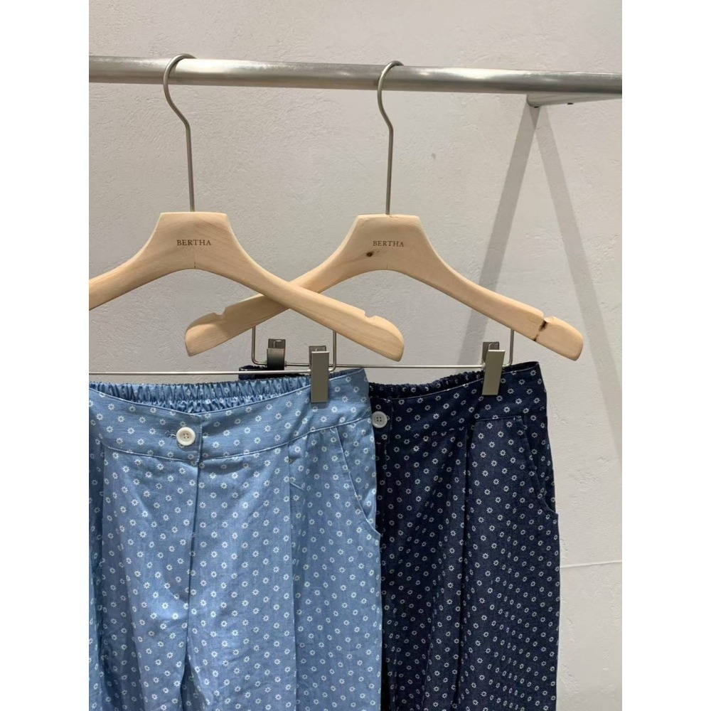 正韓 小雛菊後腰鬆緊牛仔褲 淺藍 現貨-細節圖7