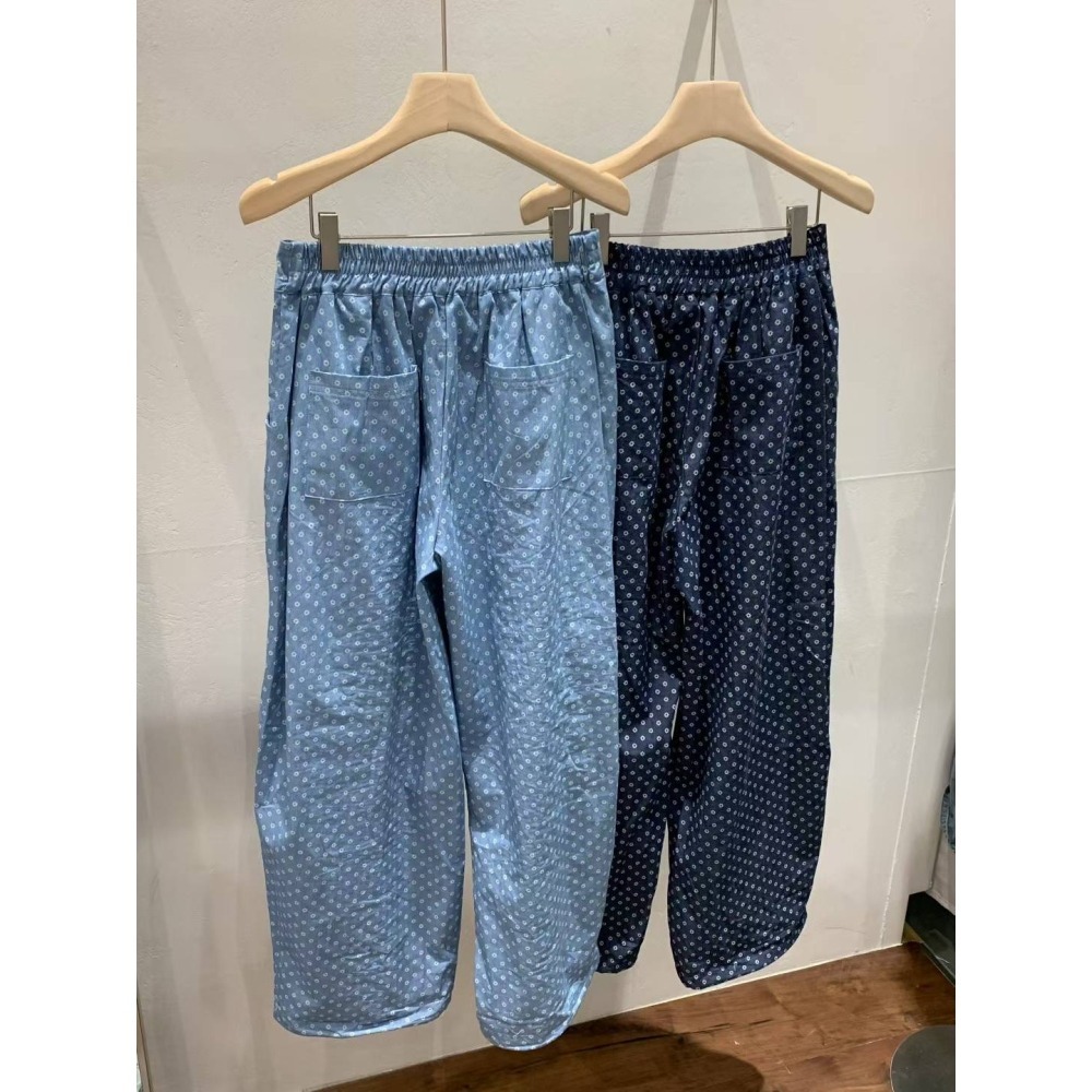 正韓 小雛菊後腰鬆緊牛仔褲 淺藍 現貨-細節圖8