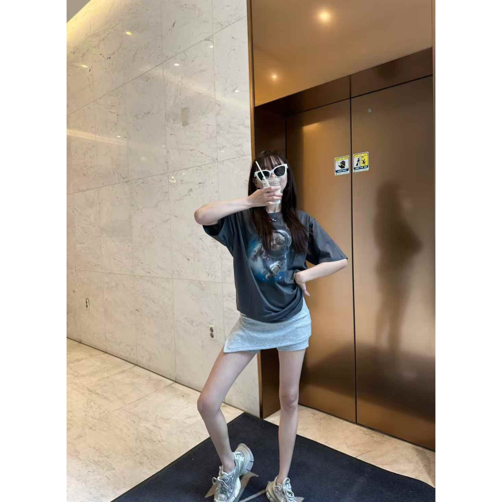 正韓 貓貓太空人T恤 深灰 現貨-細節圖5