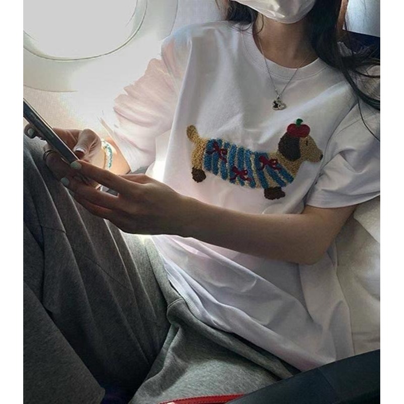 正韓 毛氈可愛戴帽子的臘腸狗T恤 白色 現貨-細節圖2