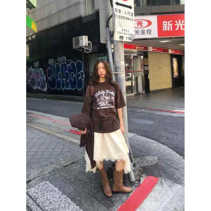 正韓 雙面穿蕾絲造型雙層中長裙 米白/黑 現貨-細節圖6