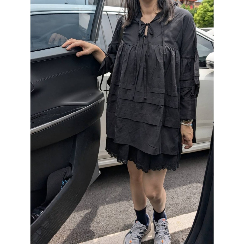 正韓 輕薄荷葉邊綁帶上衣 白色 現貨-細節圖2