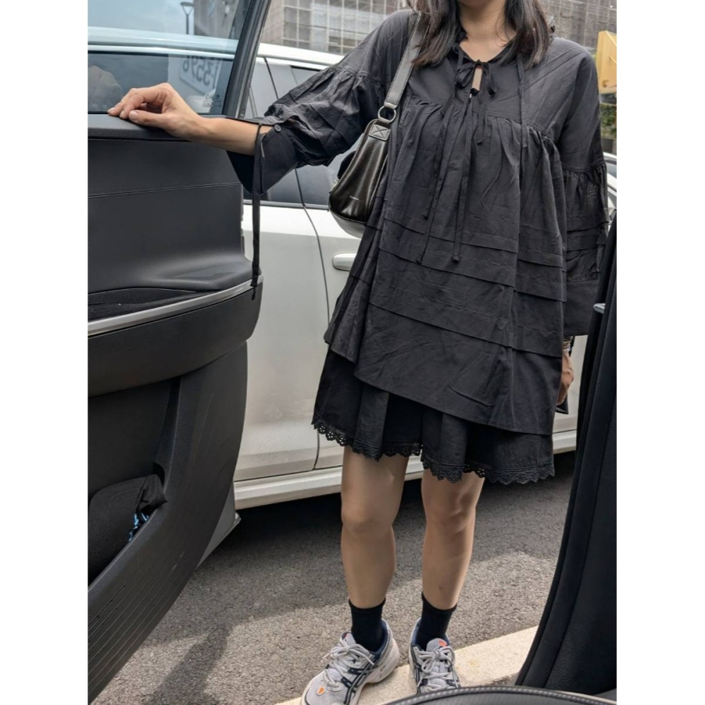 正韓 輕薄荷葉邊綁帶上衣 白色 現貨-細節圖3