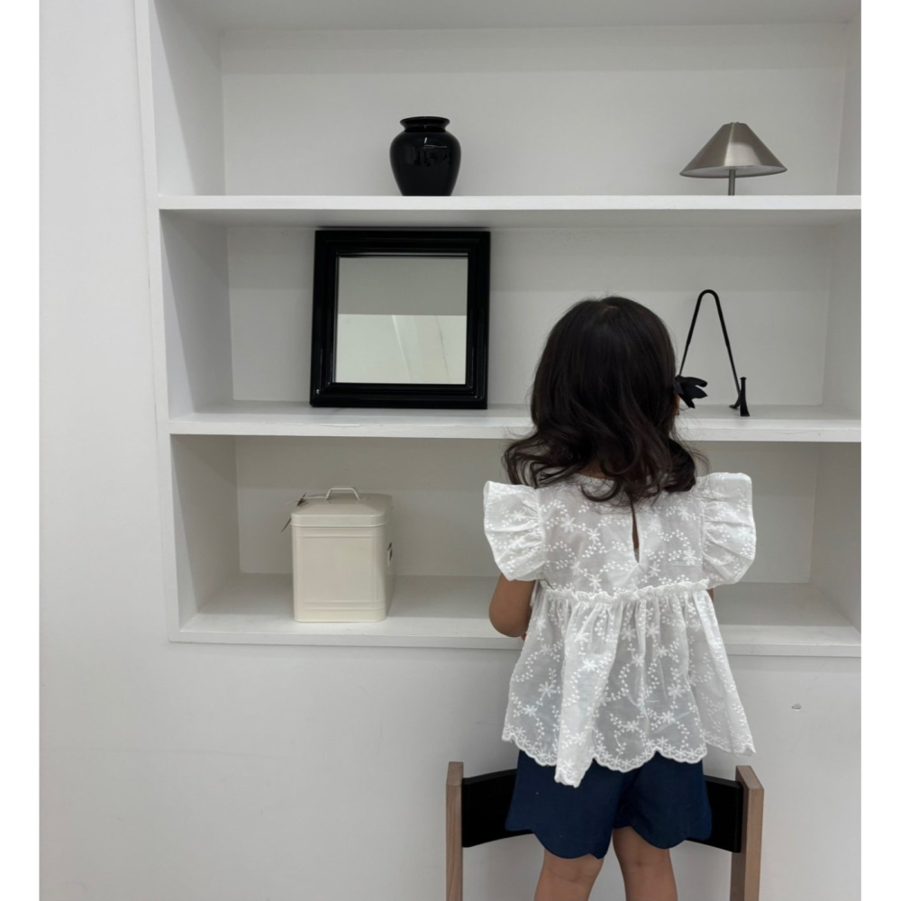 正韓童裝 下擺花瓣深藍牛仔短褲 M 現貨-細節圖4