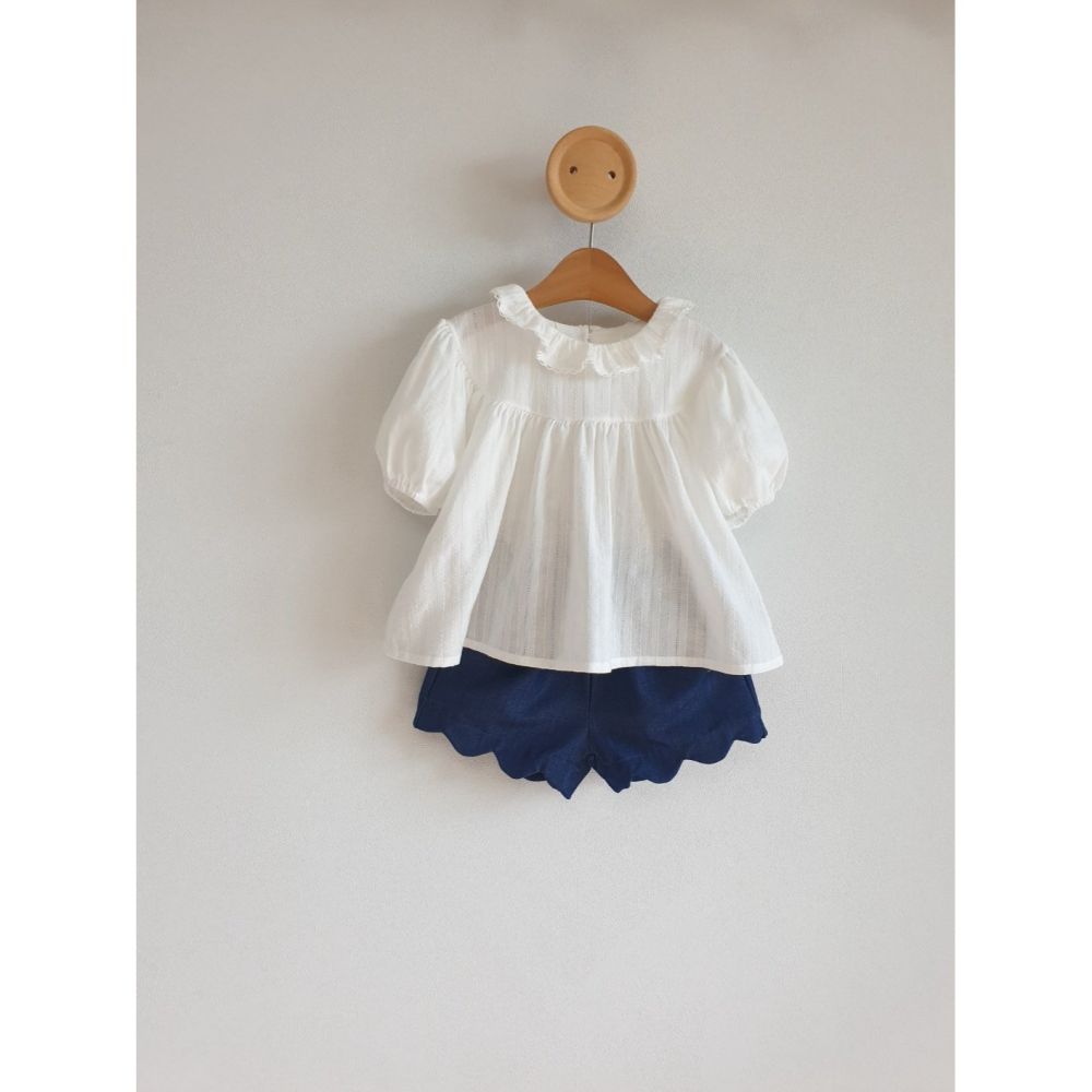 正韓童裝 下擺花瓣深藍牛仔短褲 M 現貨-細節圖5