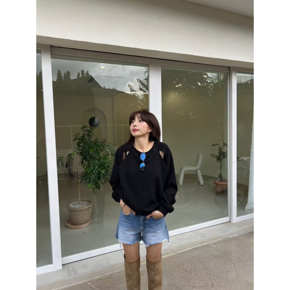 正韓 挖肩造型大學T恤 黑色 現貨-細節圖2