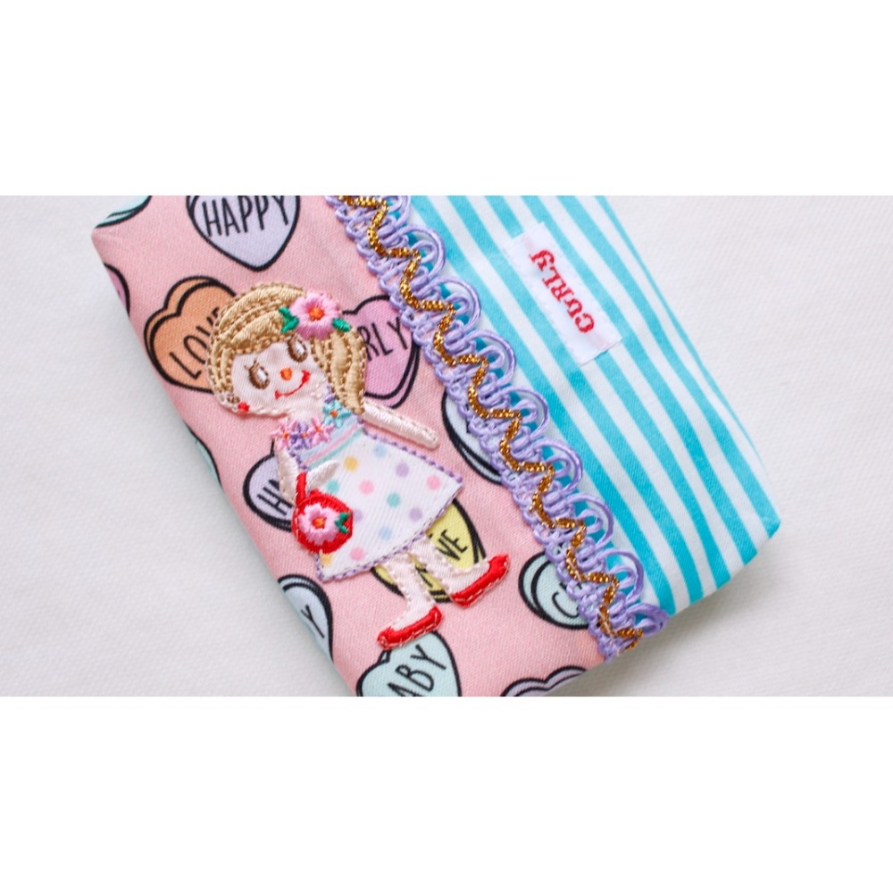 日本 Curly Collection 刺繡精緻拼布旁分長髮女孩面紙包 現貨-細節圖2