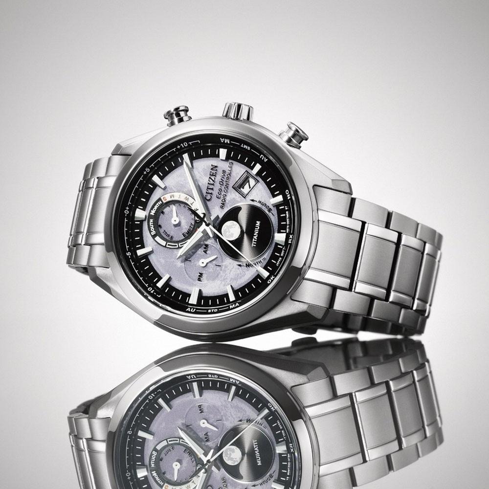 CITIZEN 星辰 官方授權韋禮安廣告款 月相超級鈦 爍月款 光動能電波錶 BY1010-81H-細節圖4