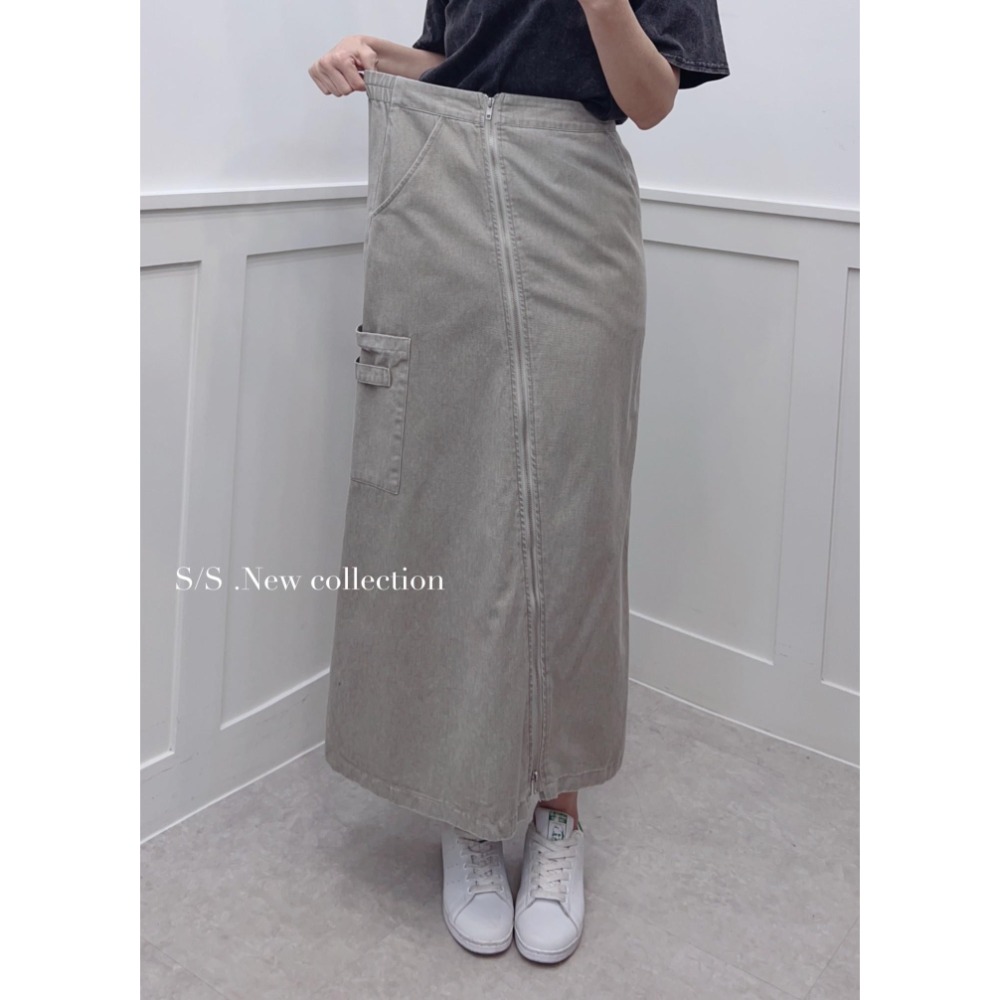 LL78530 後鬆緊雙頭斜拉鏈設計水洗色牛仔長裙-細節圖2