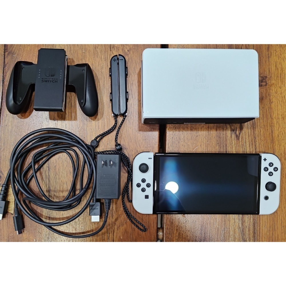 任天堂Switch Oled主機（白色手把）已貼保護貼，原廠盒裝、配件齊全，功能都正常，附主機收納包、蘑菇頭保護套-細節圖2