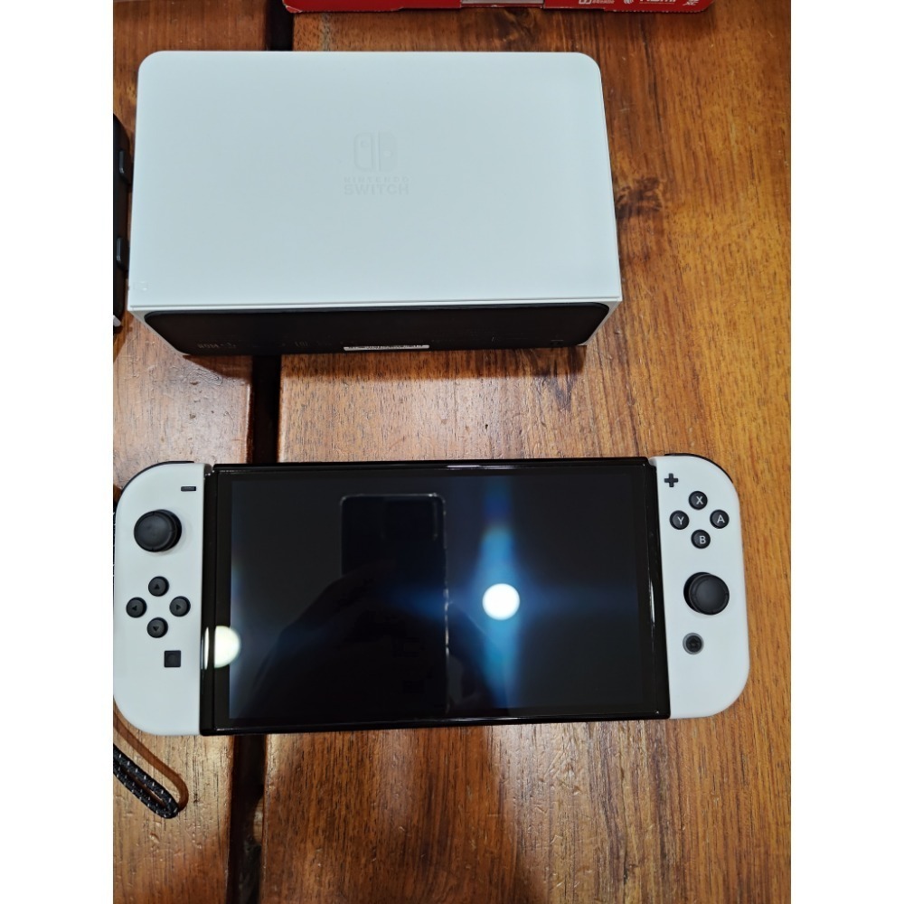 任天堂Switch Oled主機（白色手把）已貼保護貼，原廠盒裝、配件齊全，功能都正常，附主機收納包、蘑菇頭保護套-細節圖3