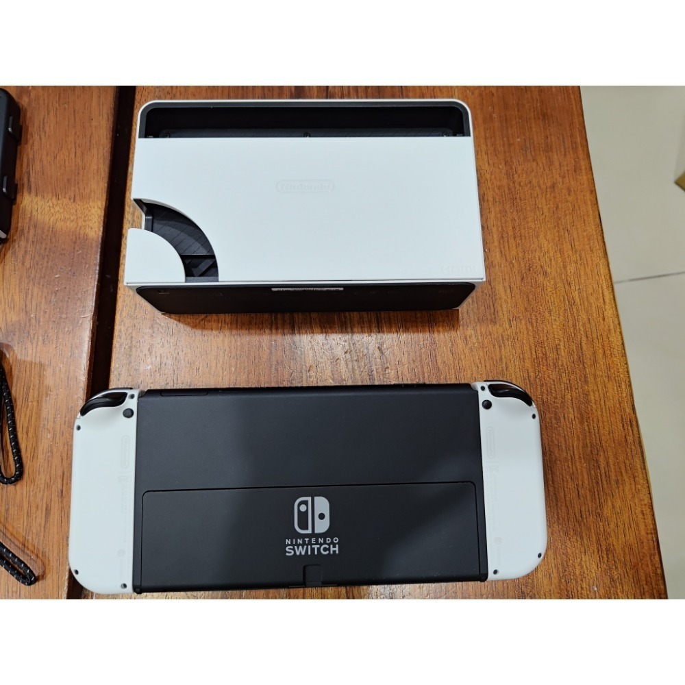 任天堂Switch Oled主機（白色手把）已貼保護貼，原廠盒裝、配件齊全，功能都正常，附主機收納包、蘑菇頭保護套-細節圖4