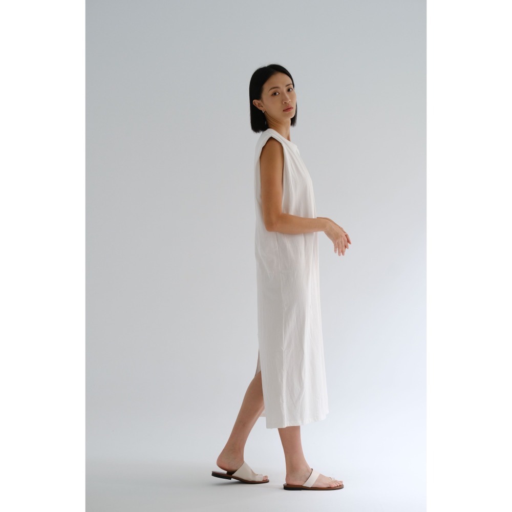 韓國東大門 現貨 正韓墊肩後開衩長洋裝-細節圖4