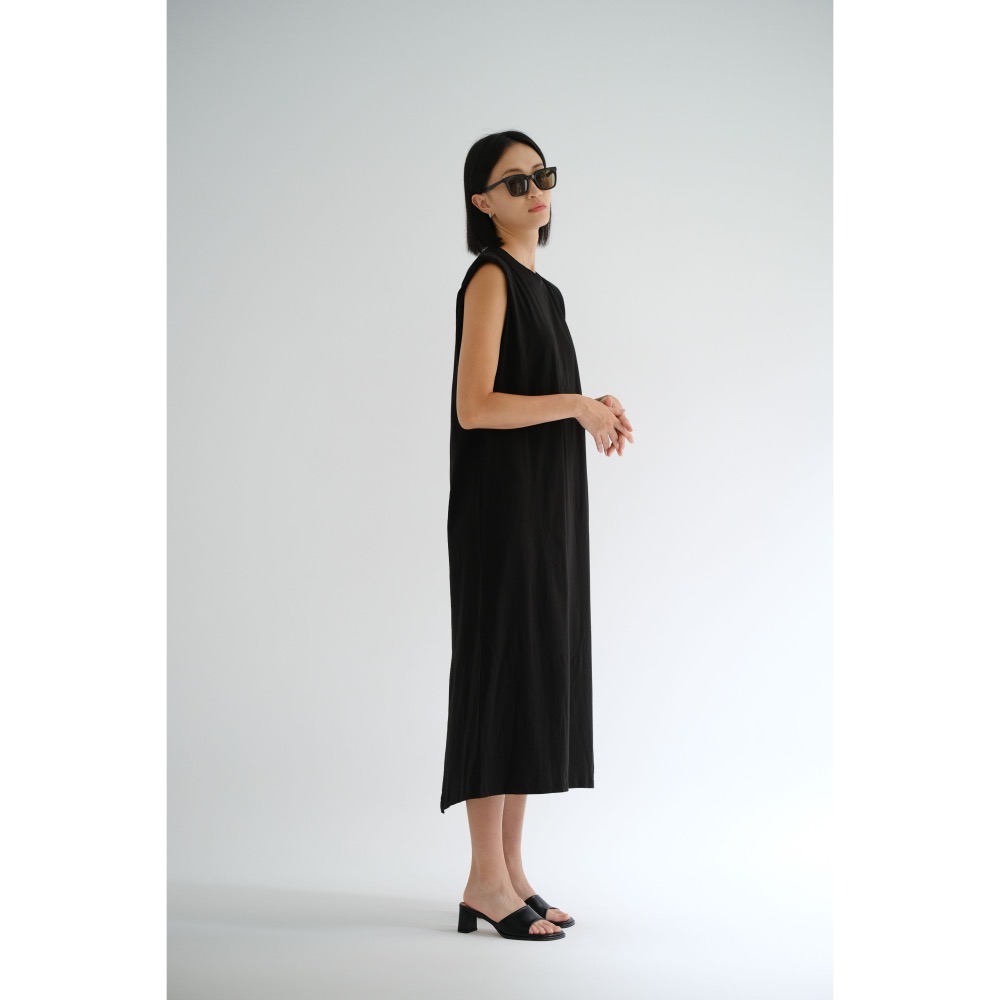 韓國東大門 現貨 正韓墊肩後開衩長洋裝-細節圖7