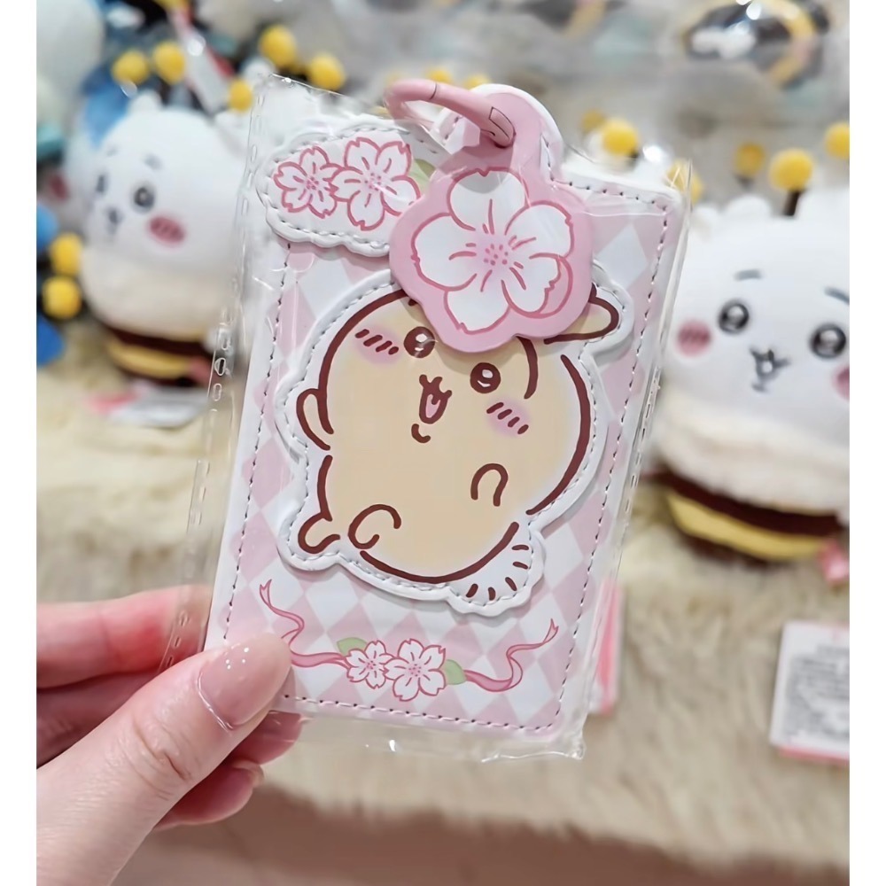 現貨 吉伊卡哇 Chiikawa 櫻花季🌸 小蜜蜂公仔 大福掛件 零錢包 吊飾 毛絨徽章 Miniso 聯名-細節圖6