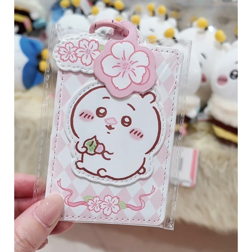 現貨 吉伊卡哇 Chiikawa 櫻花季🌸 小蜜蜂公仔 大福掛件 零錢包 吊飾 毛絨徽章 Miniso 聯名-細節圖7