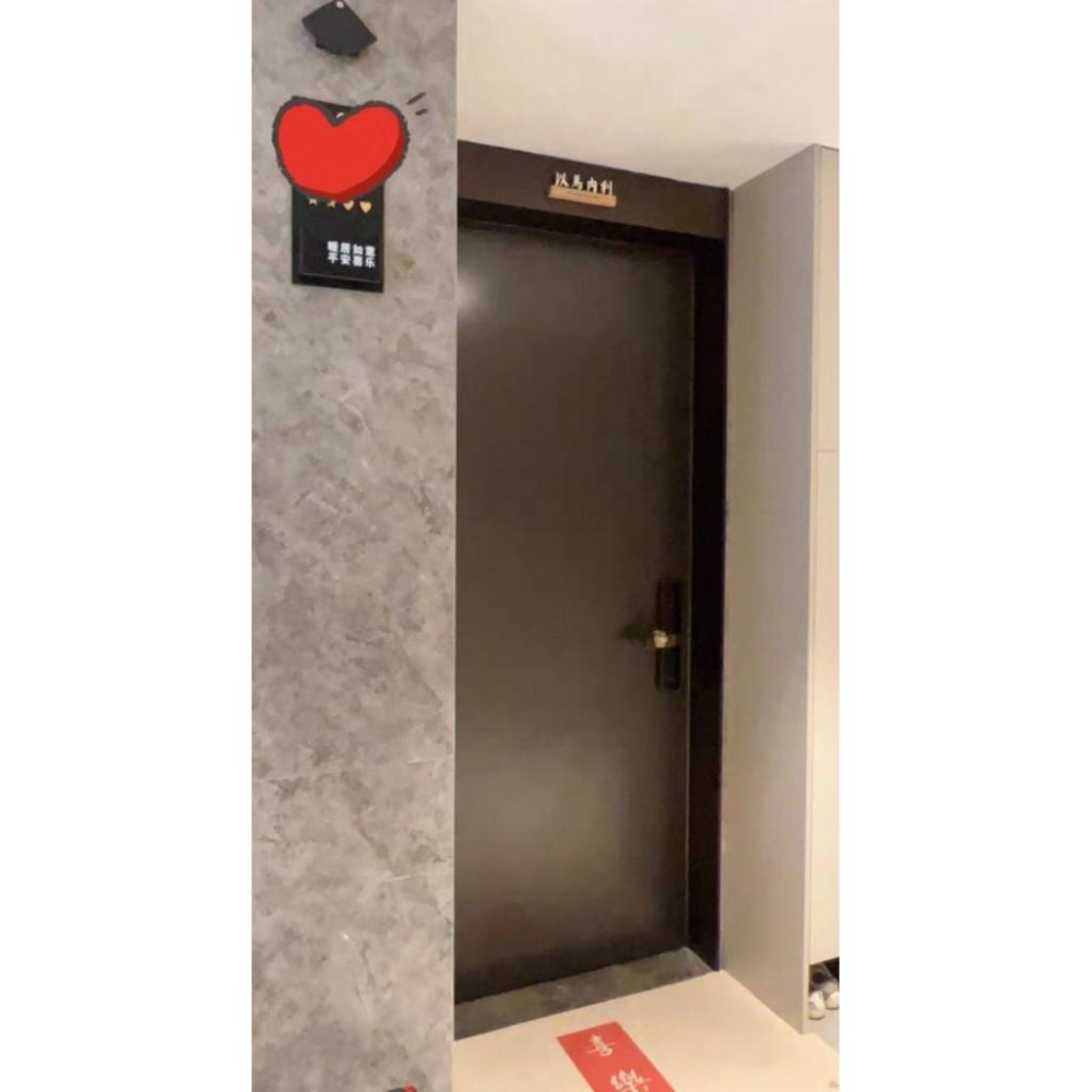 💫初心角落💫以馬內利 信仰門牌  胡桃木 桌上擺設 白色壓克力字牌 受洗禮物 基督教禮物-細節圖4