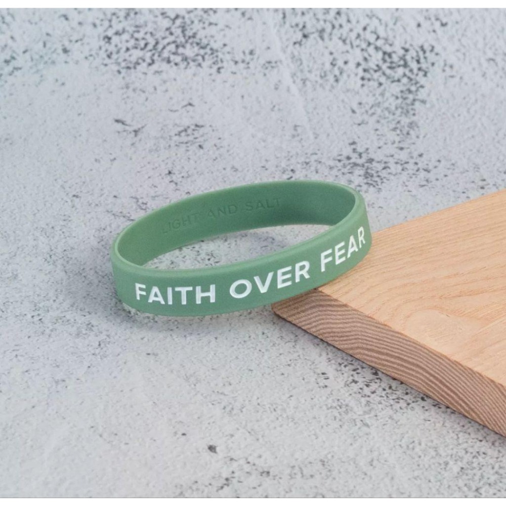 💫初心角落💫 創意祝福手環 矽膠 信心勝過恐懼 Faith over fear #基督教 #幸福小組 #福音-細節圖3