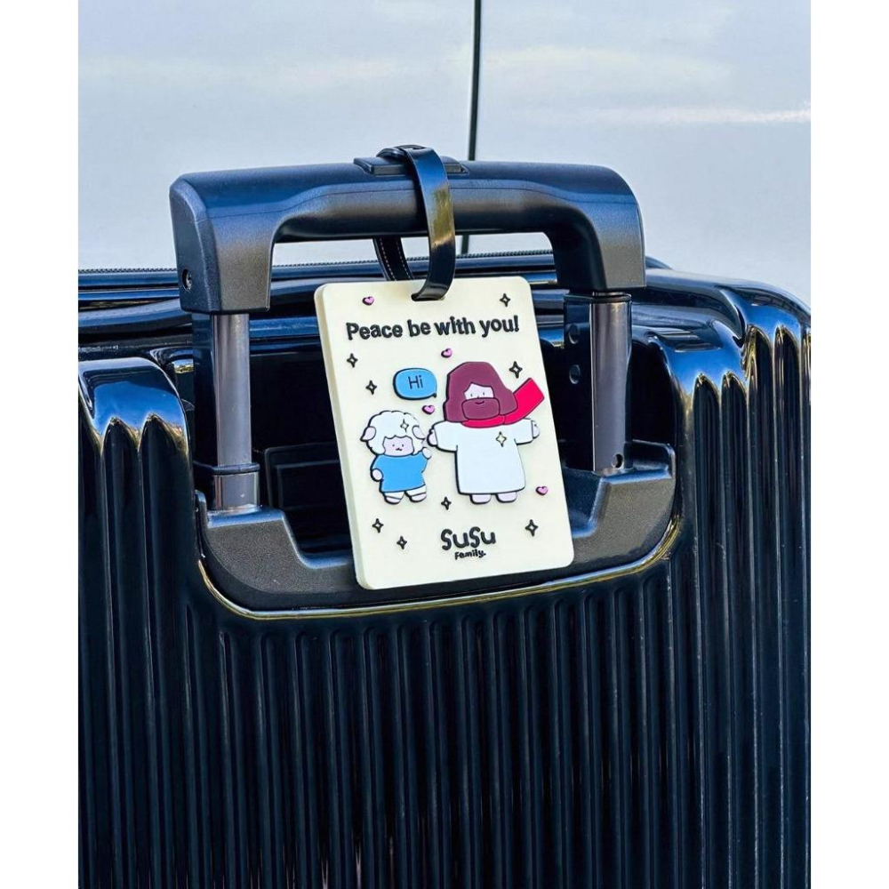 💫初心角落💫「SuSu Family 插畫行李牌 可愛PVC吊牌 帶著平安一起旅行 幸福小組-細節圖5