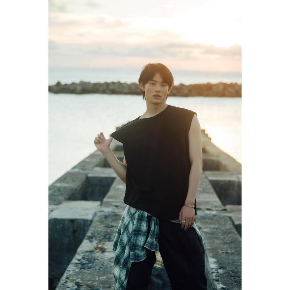 【日本空運新書】【預購】前田拳太郎 Personal Photo Book 藍色-細節圖2