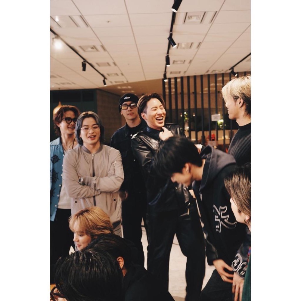 【日本空運新書】【預購】THE RAMPAGE from EXILE TRIBE寫真手冊：WE R（2冊組）-細節圖5