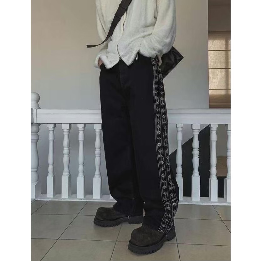 韓國選物🇰🇷 不撞款做邊刺繡牛仔褲-細節圖3