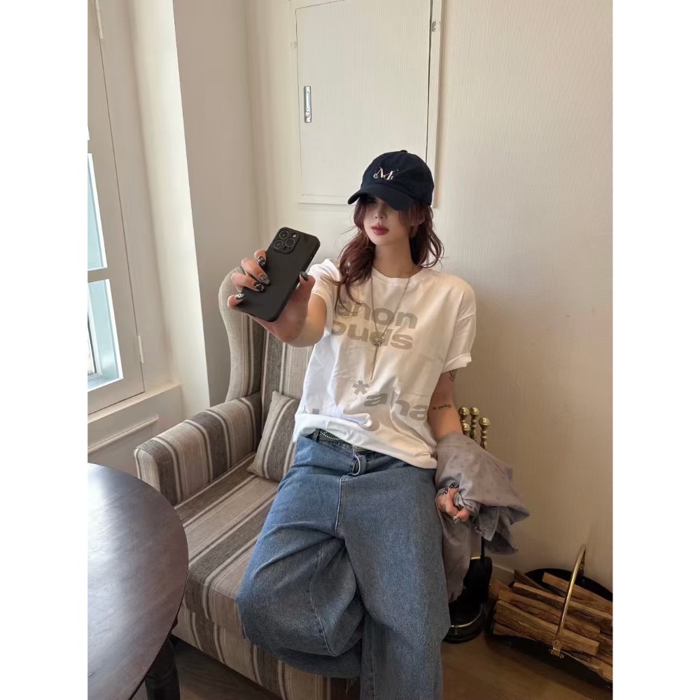 韓國選品🇰🇷漆皮印花大字屁屁牛仔褲-細節圖2