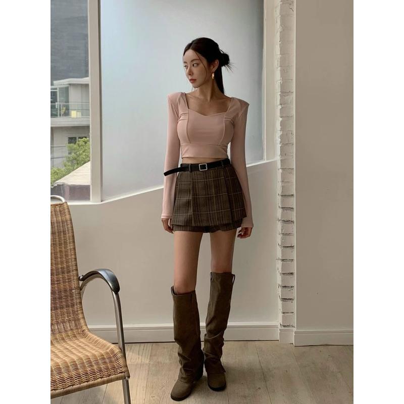 粉色現貨 🔜  M44正韓🇰🇷愛心領墊肩性感長袖上衣-細節圖2