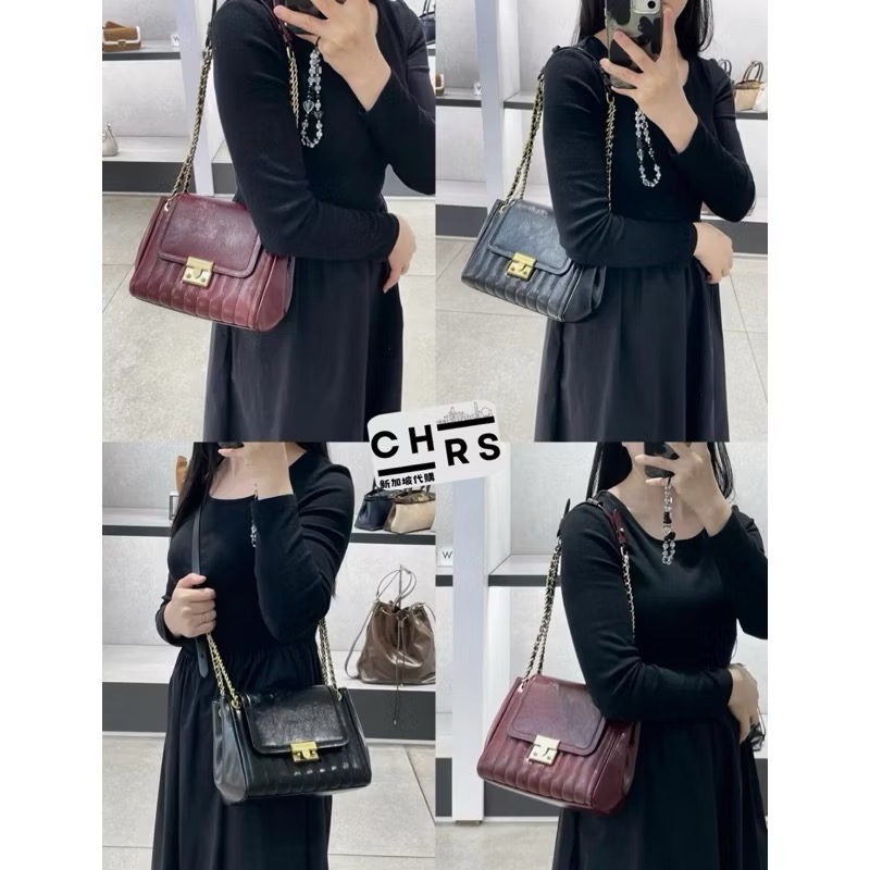 ￼開發票🧾Chrs代購🖤新加坡小CK✨24秋冬新品 Donna 壓紋復古鎖扣中型肩背包/斜背包-細節圖5
