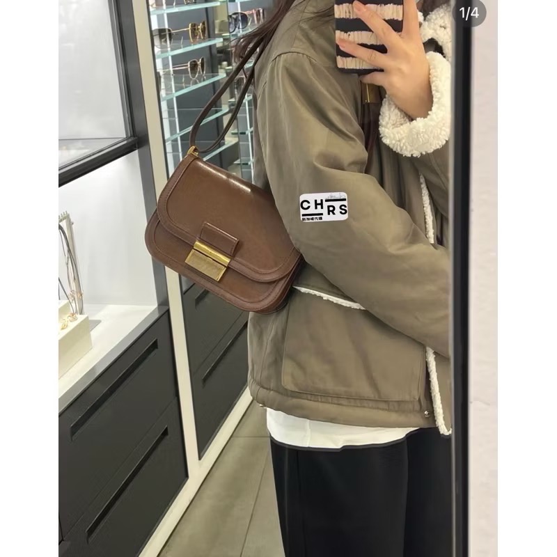 ￼開發票🧾Chrs代購🔥新加坡小CK✨ 侯佩岑 同款 Charlot 金釦包 復古小方包 側背包 復古包 豆腐包 經-細節圖9