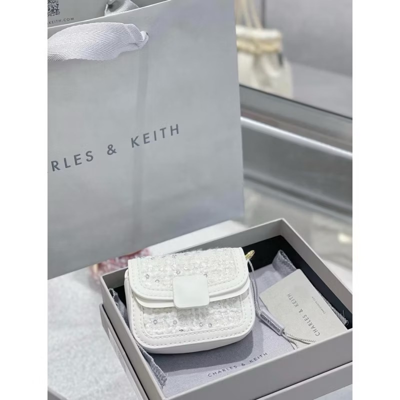 ￼開發票🧾Chrs代購🔥現貨 Charles & Keith 小ck AirPods pro 3 2 鍊條 小廢包-細節圖4
