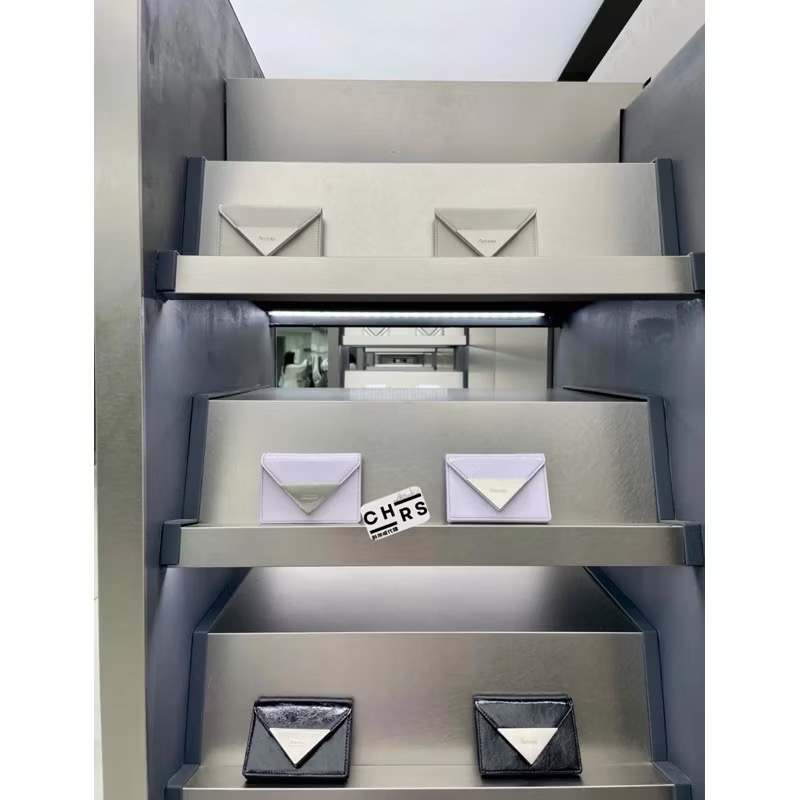 ￼開發票Chrs代購🇰🇷 FENNEC CRINKLE TRIANGLE WALLET 漆皮零錢袋 皮夾 三折短夾-細節圖2