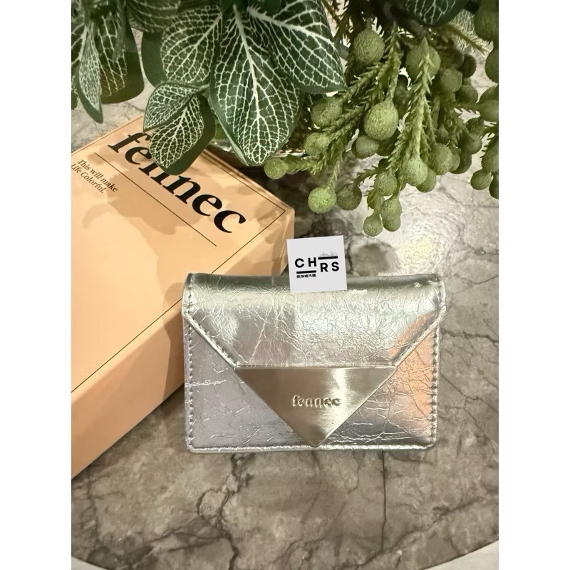 ￼開發票Chrs代購🇰🇷 FENNEC CRINKLE TRIANGLE WALLET 漆皮零錢袋 皮夾 三折短夾-規格圖9