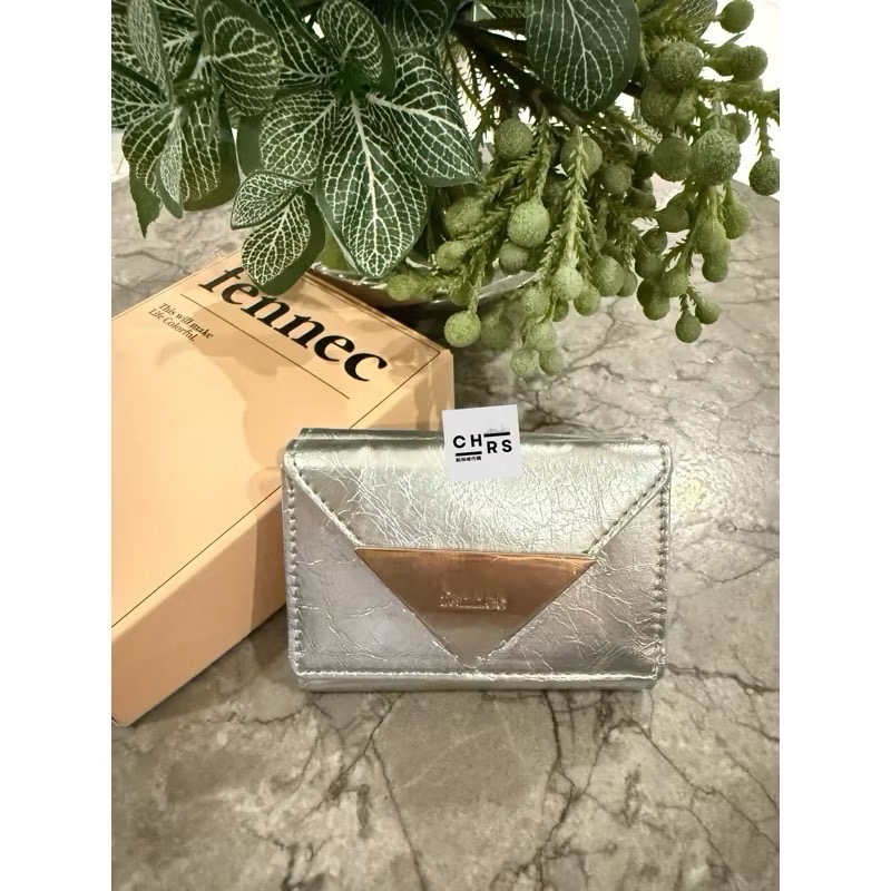 ￼開發票Chrs代購🇰🇷 FENNEC CRINKLE TRIANGLE WALLET 漆皮零錢袋 皮夾 三折短夾-規格圖9