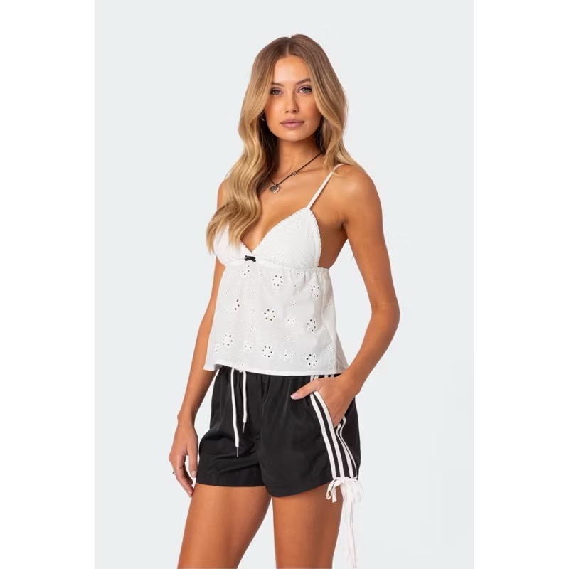 Edikted法式白色雕花鏤空黑色蝴蝶結V領細肩帶無袖背心-細節圖6