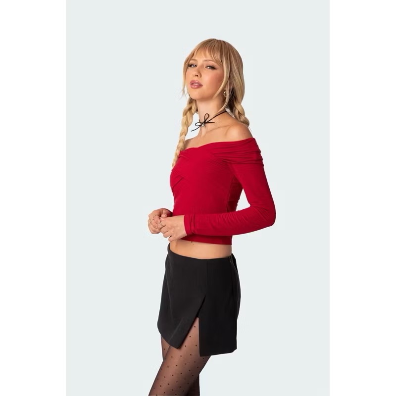 全新現貨✨Edikted紅色交叉設計彈性貼身一字領長袖短版上衣-細節圖7