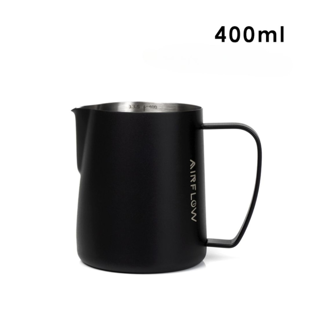 AIRFLOW 圓嘴拉花鋼杯 400ml 600ml 不锈鋼奶泡杯 带刻度拉花杯 咖啡拉花杯  雅威咖啡-規格圖5