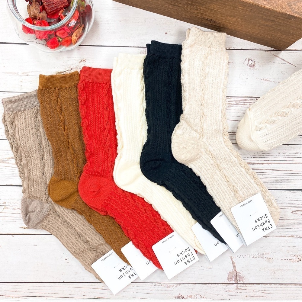 ETNA  韓國襪 麻花編織  素色 圖案 女襪  長襪 長筒襪 氣質女襪 麻花捲-細節圖3