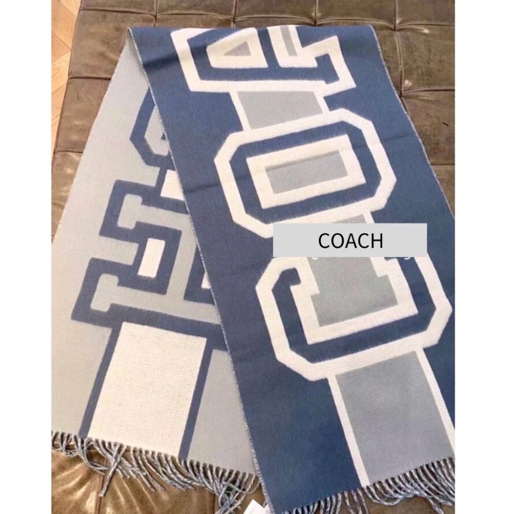 ￼《A’sD 現貨🇺🇸正品》Coach 雙面大LOGO字母圍巾/披肩-規格圖7