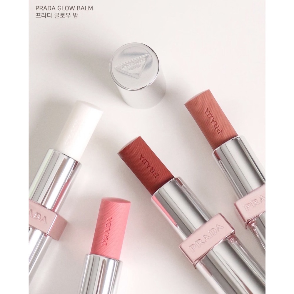 【A’sD 現貨🇬🇧正品】Prada 普拉達｜原生稜光水唇膏 #U020 稜光紅-細節圖4