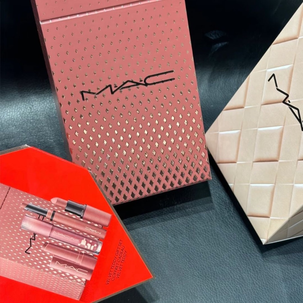 《A’sD 現貨 🇬🇧正品》MAC 聖誕唇膏組 日曆 唇膏 唇釉 打亮-細節圖4