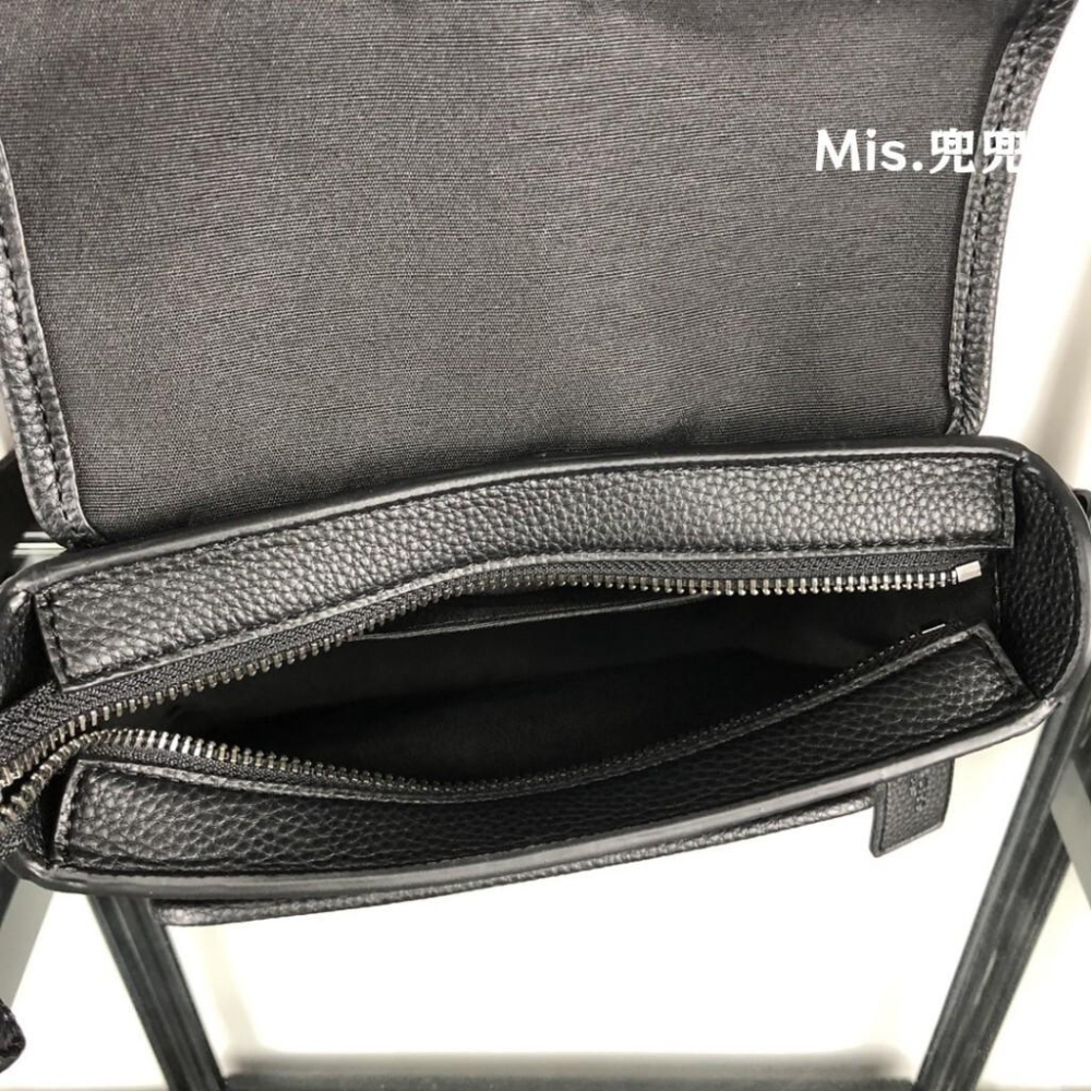 保固 現貨 COACH 蔻馳包包 Mis.兜兜 經典男生郵差包 翻蓋開合 多功能斜挎包 單肩包 郵差包 男生包包 時尚-細節圖6