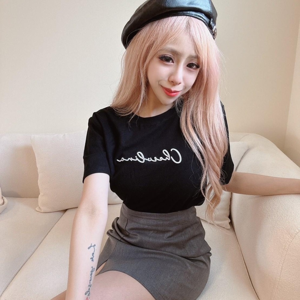 【S.T SHOP現貨】88058簡約百搭精工刺繡柔膚超彈棉tee-細節圖6