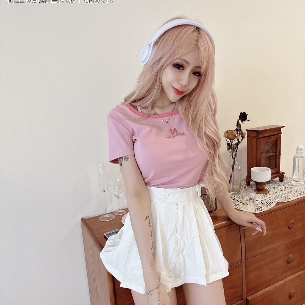 【S.T SHOP現貨】88156 精工刺繡下擺圓弧配色tee-細節圖4