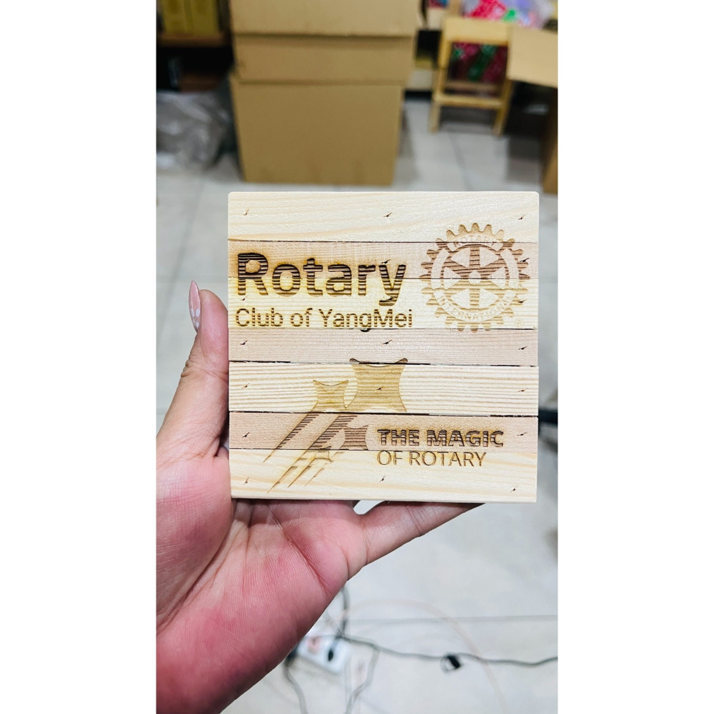 【預購】ꕥ言成木羽ꕥ雷雕木製小棧板杯墊【客製化】-細節圖5