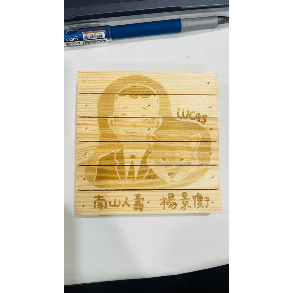 【預購】ꕥ言成木羽ꕥ雷雕木製小棧板杯墊【客製化】-細節圖6