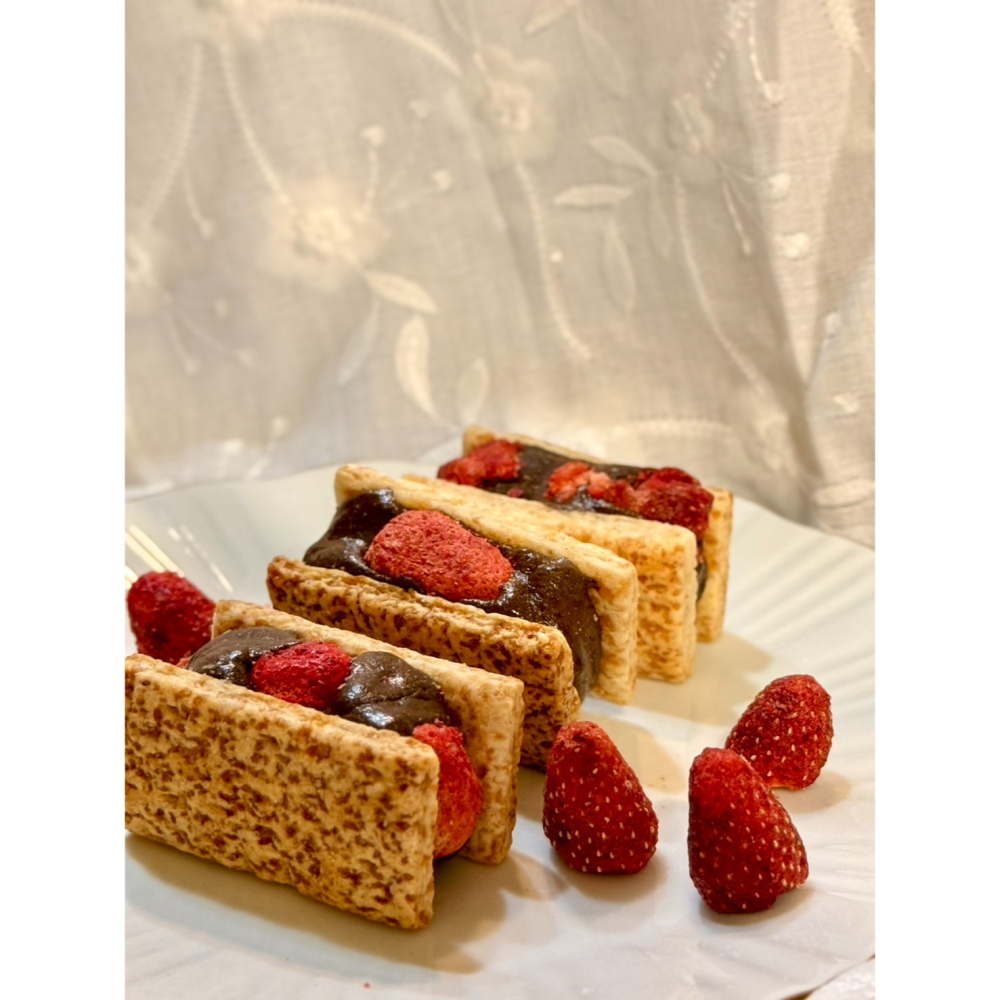 Cha.Q_Q Desserts 草莓伯爵牛軋酥-細節圖2